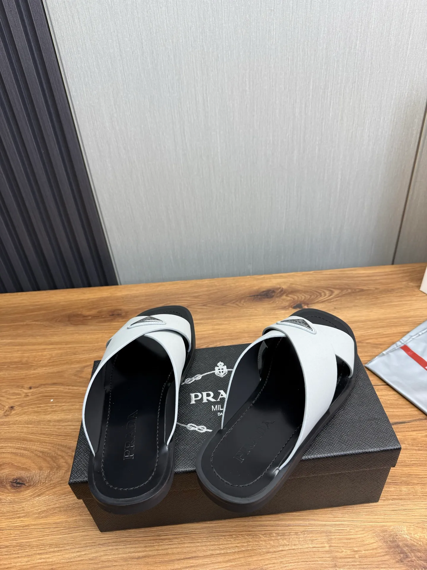 Factory price 340💰 ＰＲＡＤＡPrada - popular men's slippers hot sale 🔥 🩴Official website one to one production 38-45 sizes 45 46 🉑️Customized!